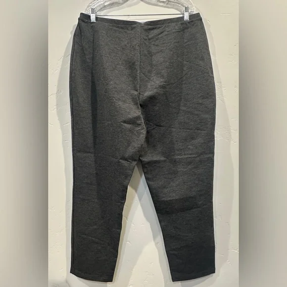 Avenue Women's Ponte Leggings - Picture 2 of 8